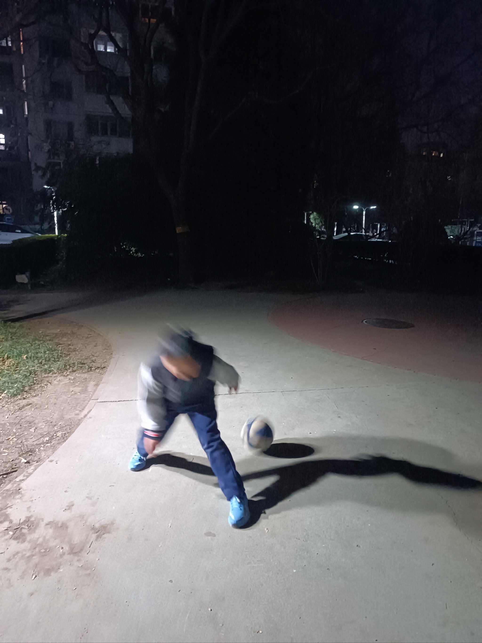 包含美洲篮球锦标赛再开激战，球队各展身手的词条