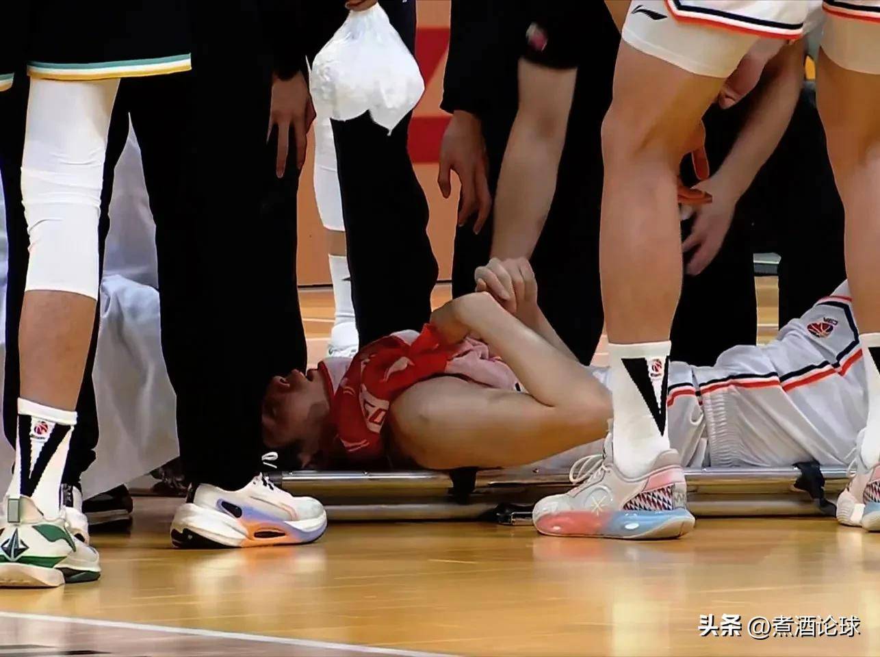 关于热门球员遭遇伤病危机，影响球队成绩的信息