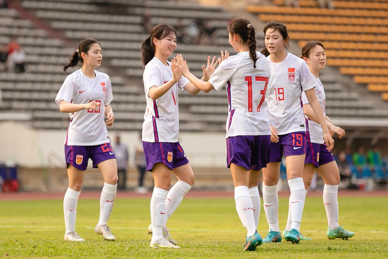 国际女足友谊赛，中国战胜巴西