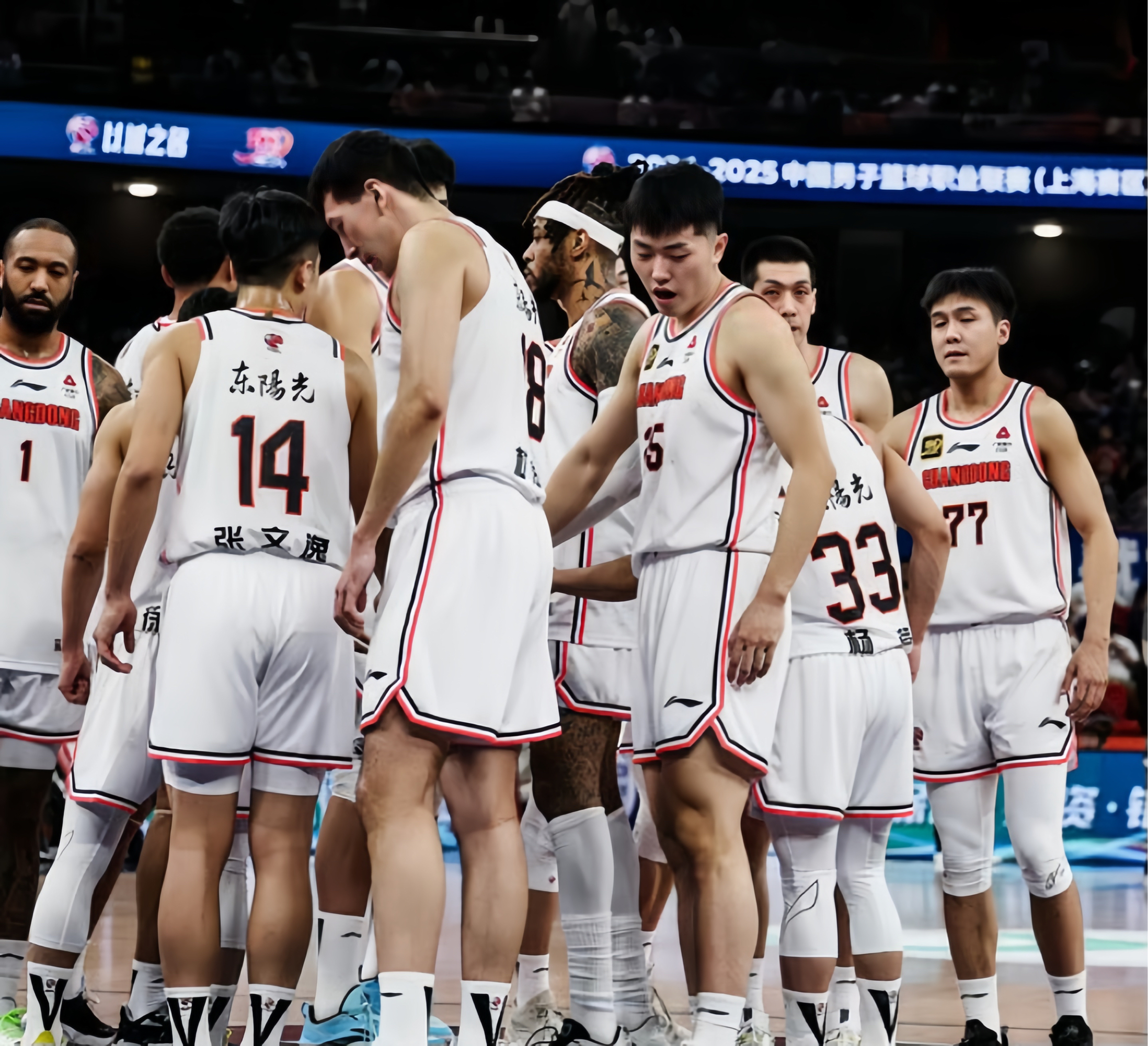 广东宏远队力争夺冠，壮志凌云再战球场的简单介绍