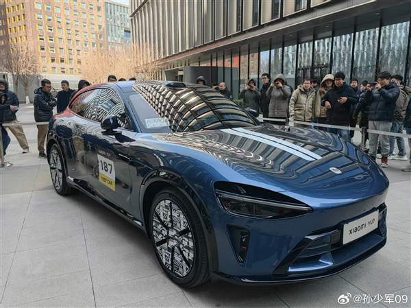 包含YU7搭载电车调教的晕车舒缓模式，标配静音玻璃的词条