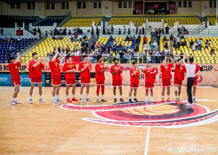 中国U19男篮大胜约旦获首胜张博源22+8杨溢17助攻创历史第一的简单介绍