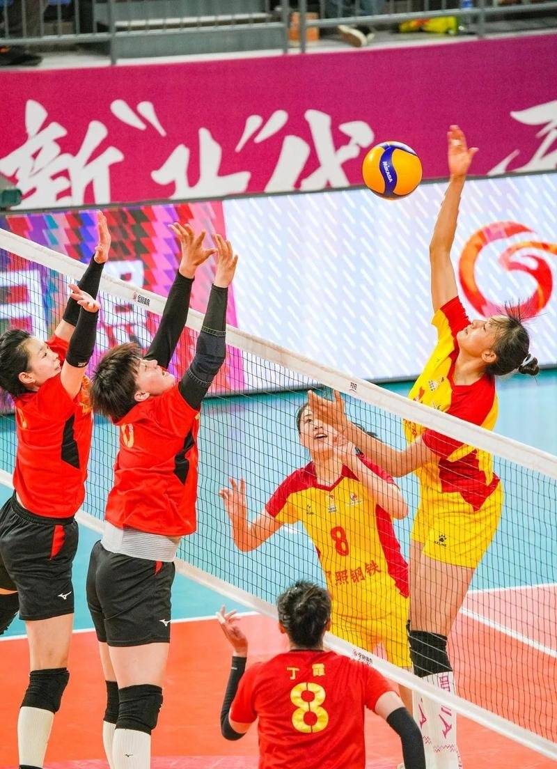 李盈莹随队出征!中国女排PK两大豪强对日本恐遭遇苦战