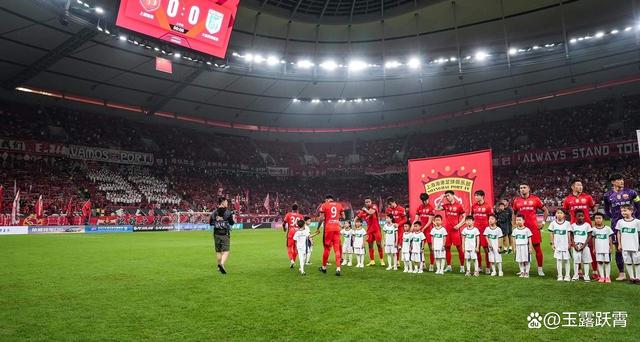 强援到队！罗马尼亚国脚米特里策已与浙江FC会合