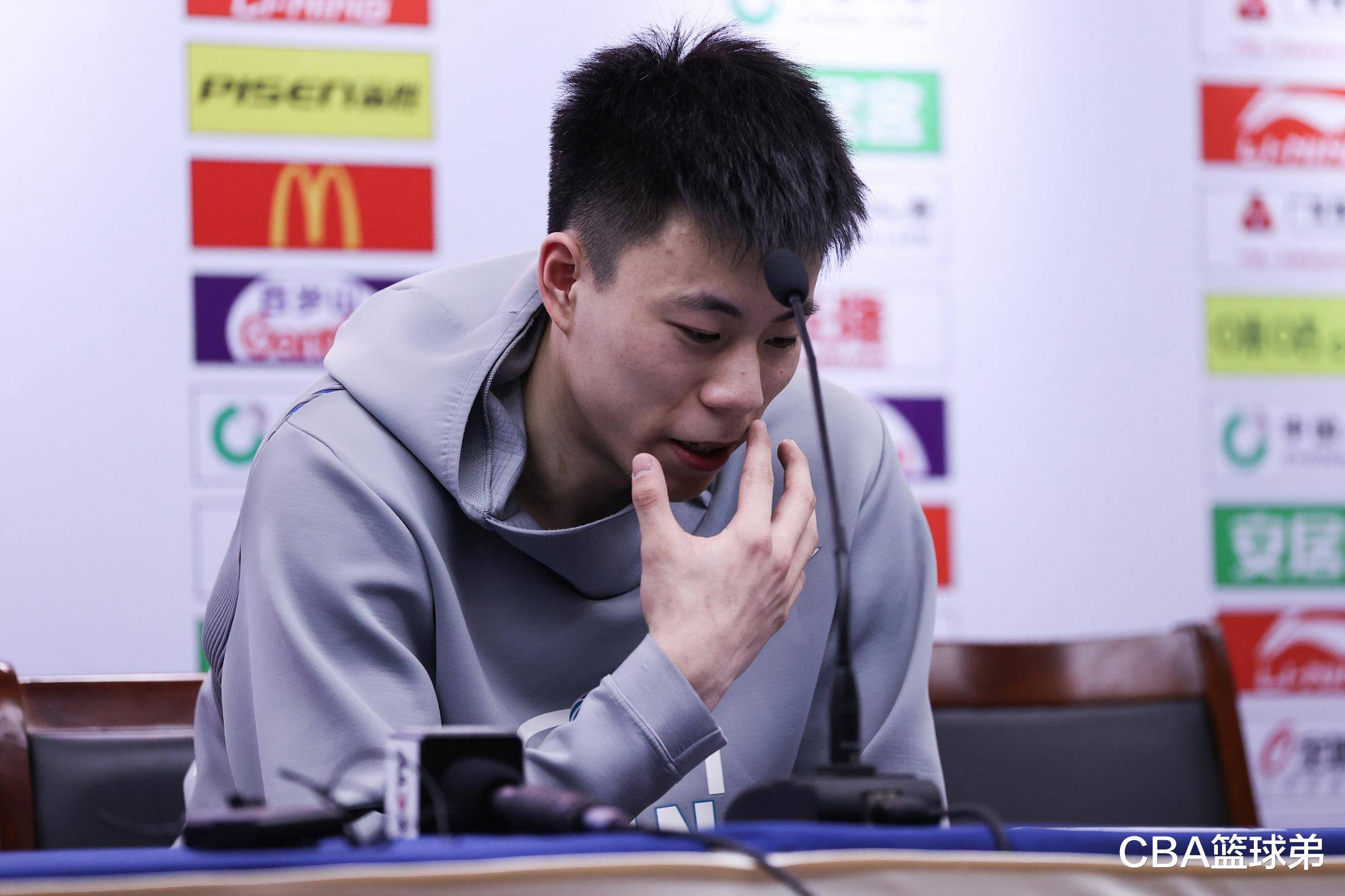 包含张镇麟陈旧性伤病复发离开国家队返回俱乐部康复的词条